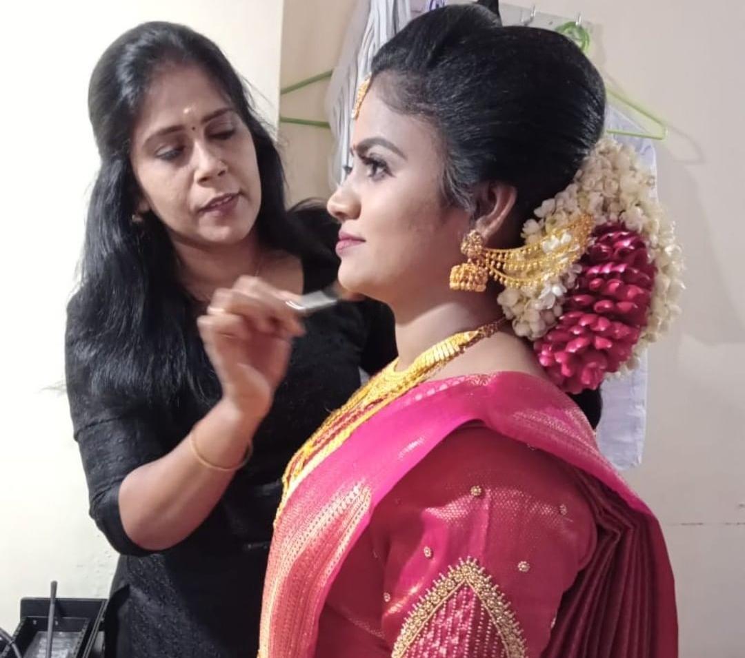 MAYILPEELI BEAUTY ZONE KUNNAMKULAM