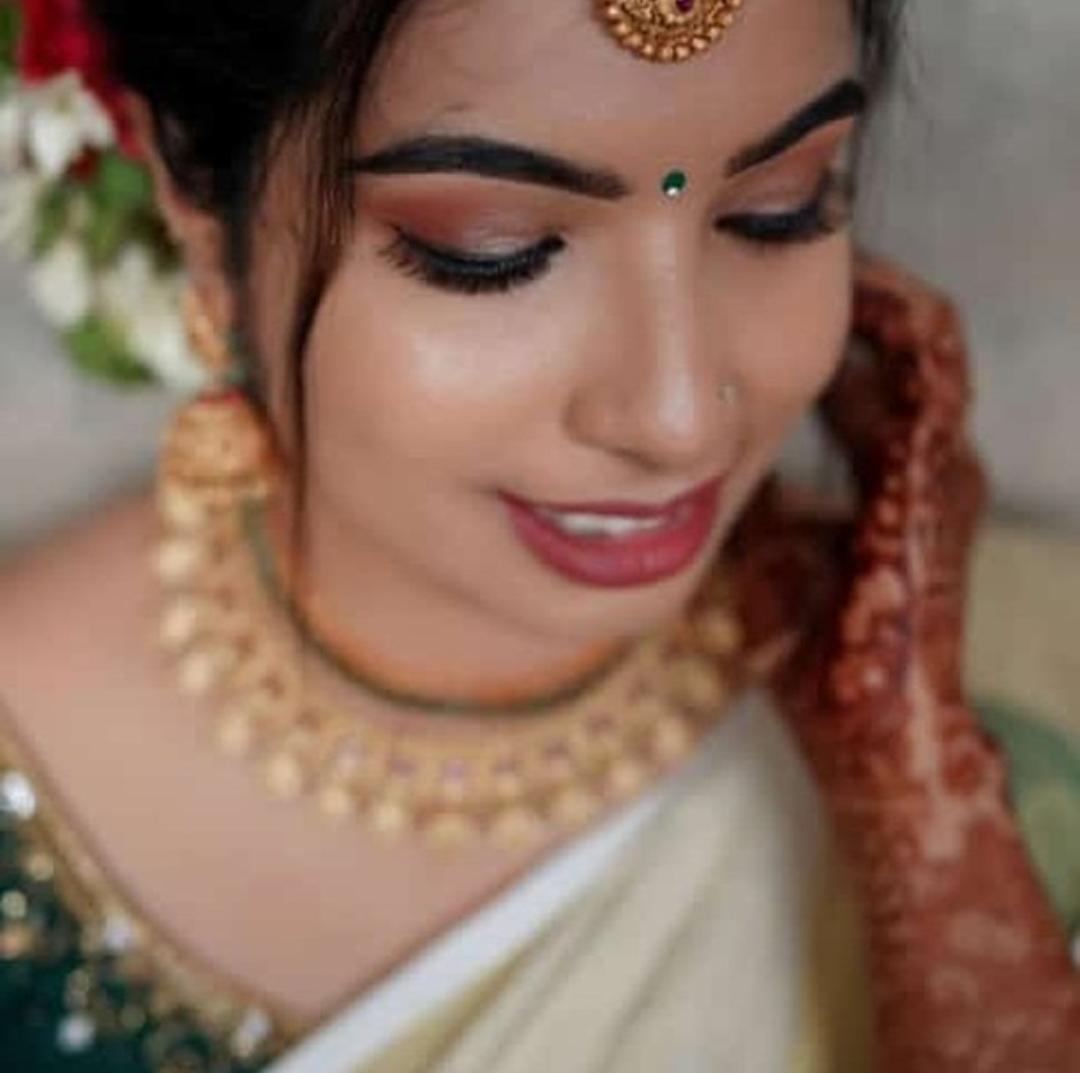 MAYILPEELI BEAUTY ZONE KUNNAMKULAM